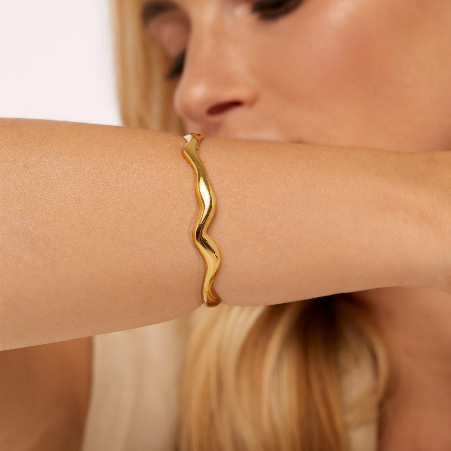 Bracelete L. Curvadas Regulável Banhado em Ouro 18k