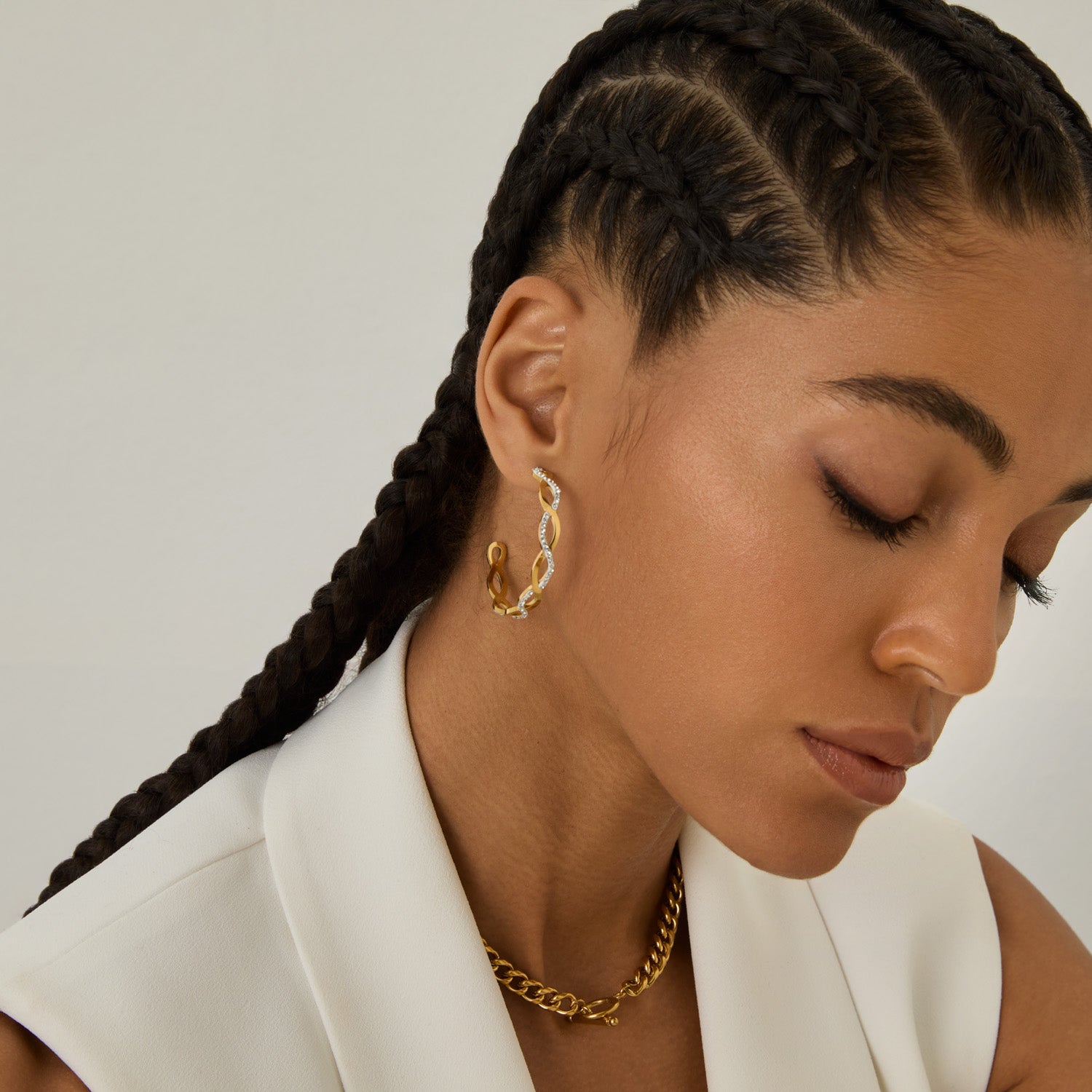 Brincos Elos com Pedras Brilhantes Banhado em Ouro 18k