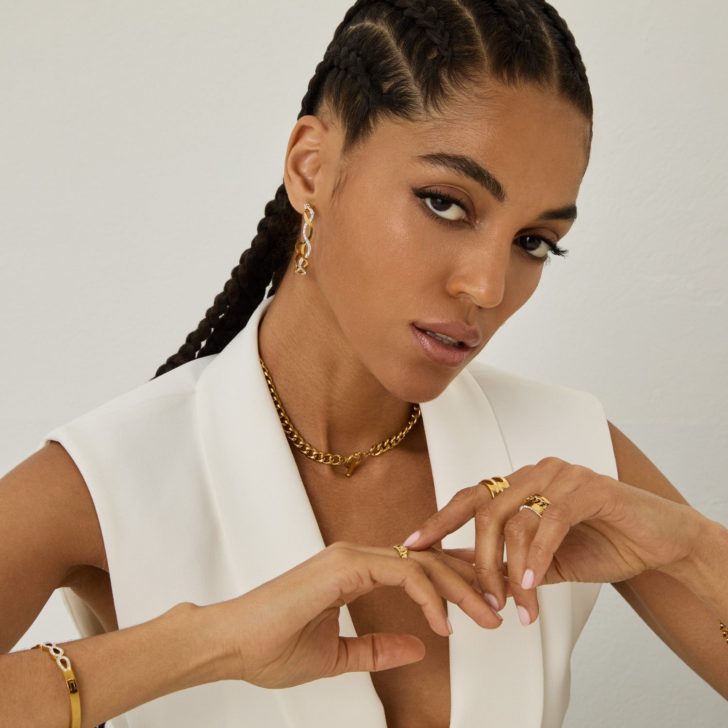 Brincos Elos com Pedras Brilhantes Banhado em Ouro 18k