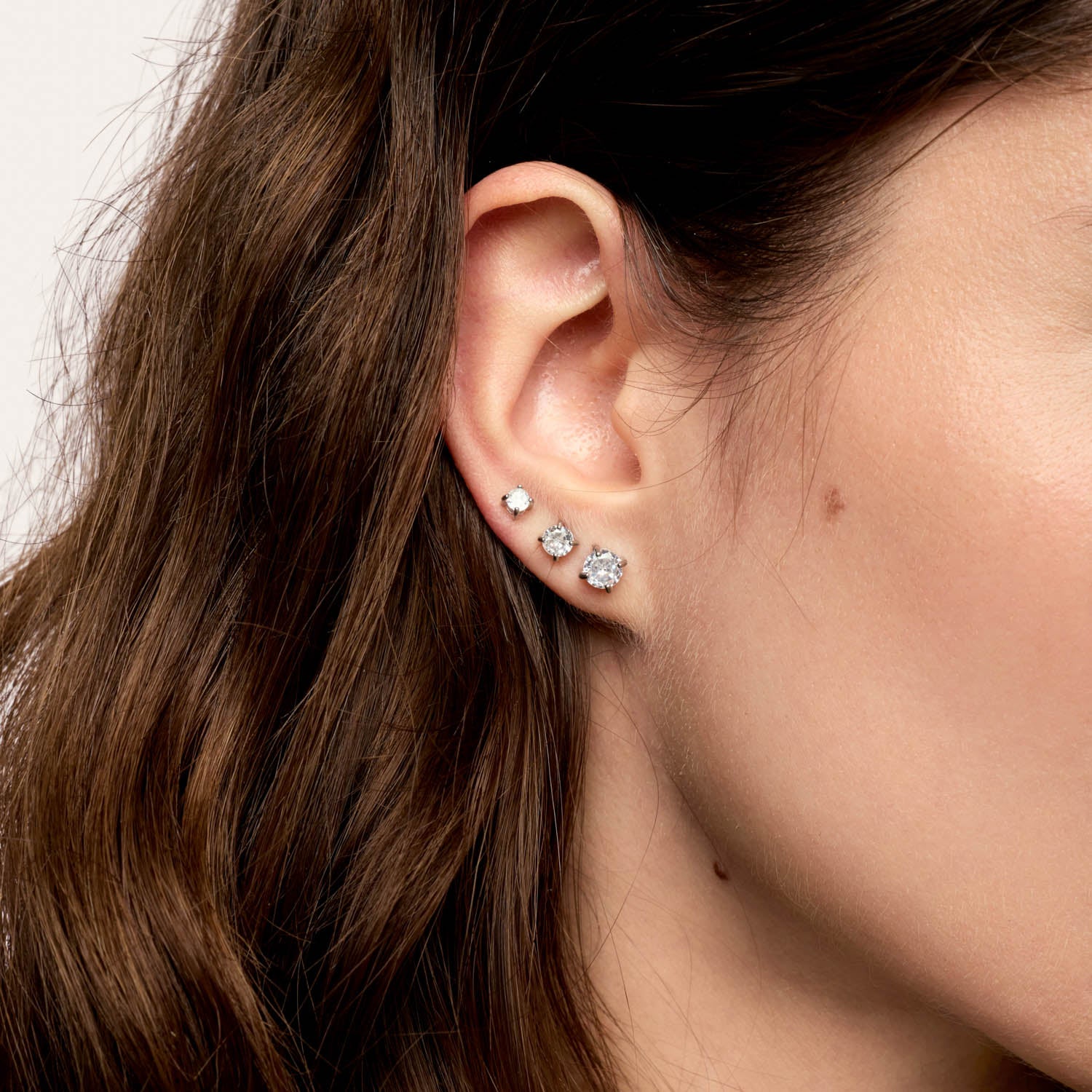 Brincos Solitário 5MM Banhados em Prata