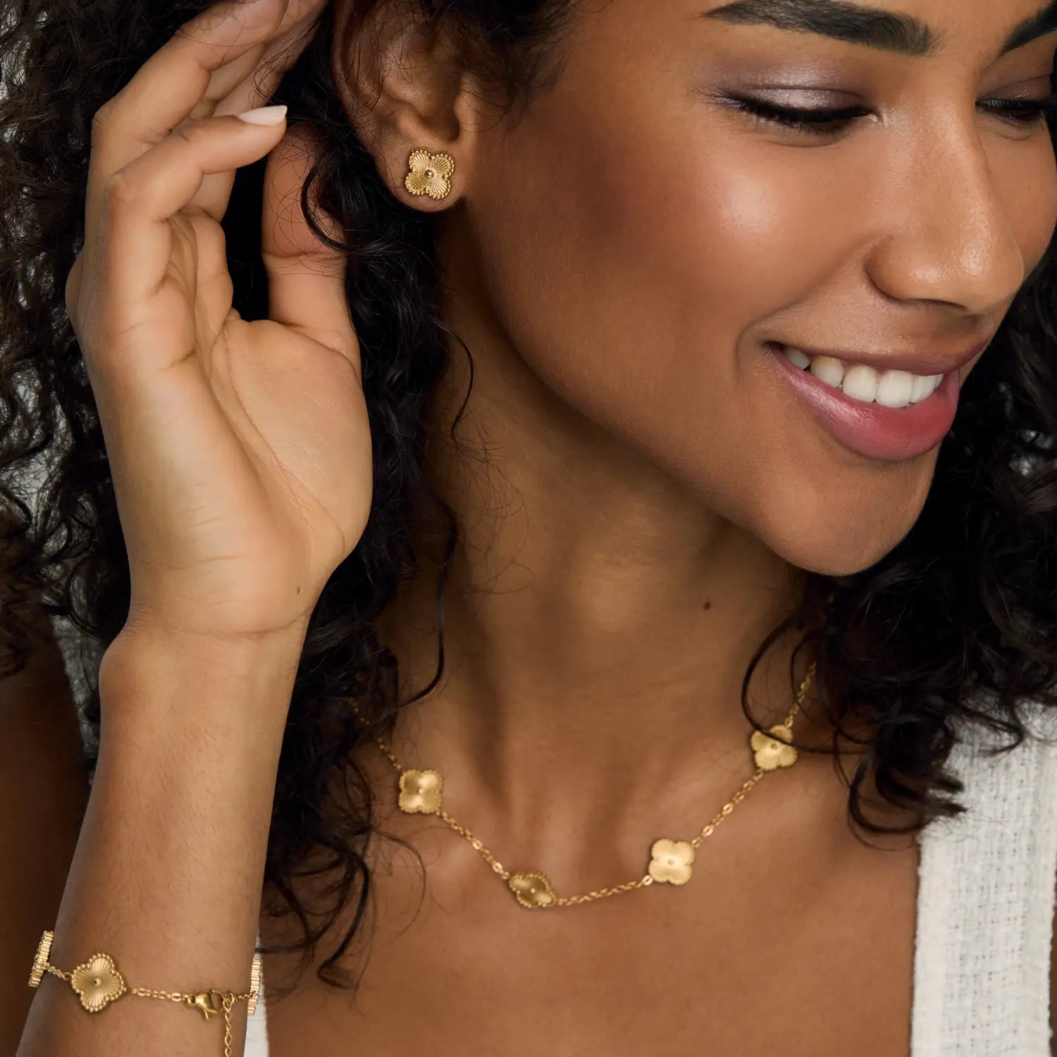 Colar de Trevo Dourado Banhado em Ouro 18k