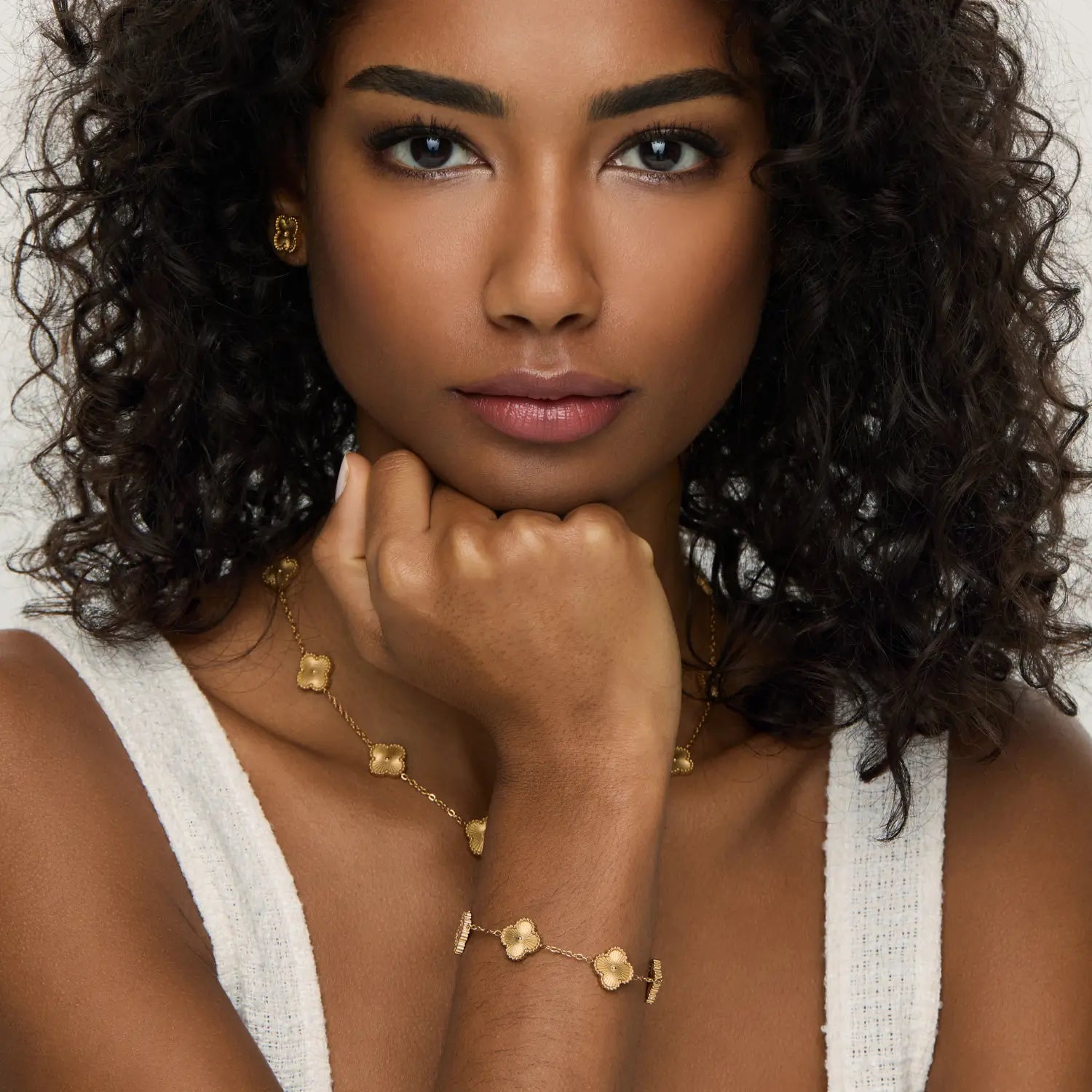 Colar de Trevo Dourado Banhado em Ouro 18k