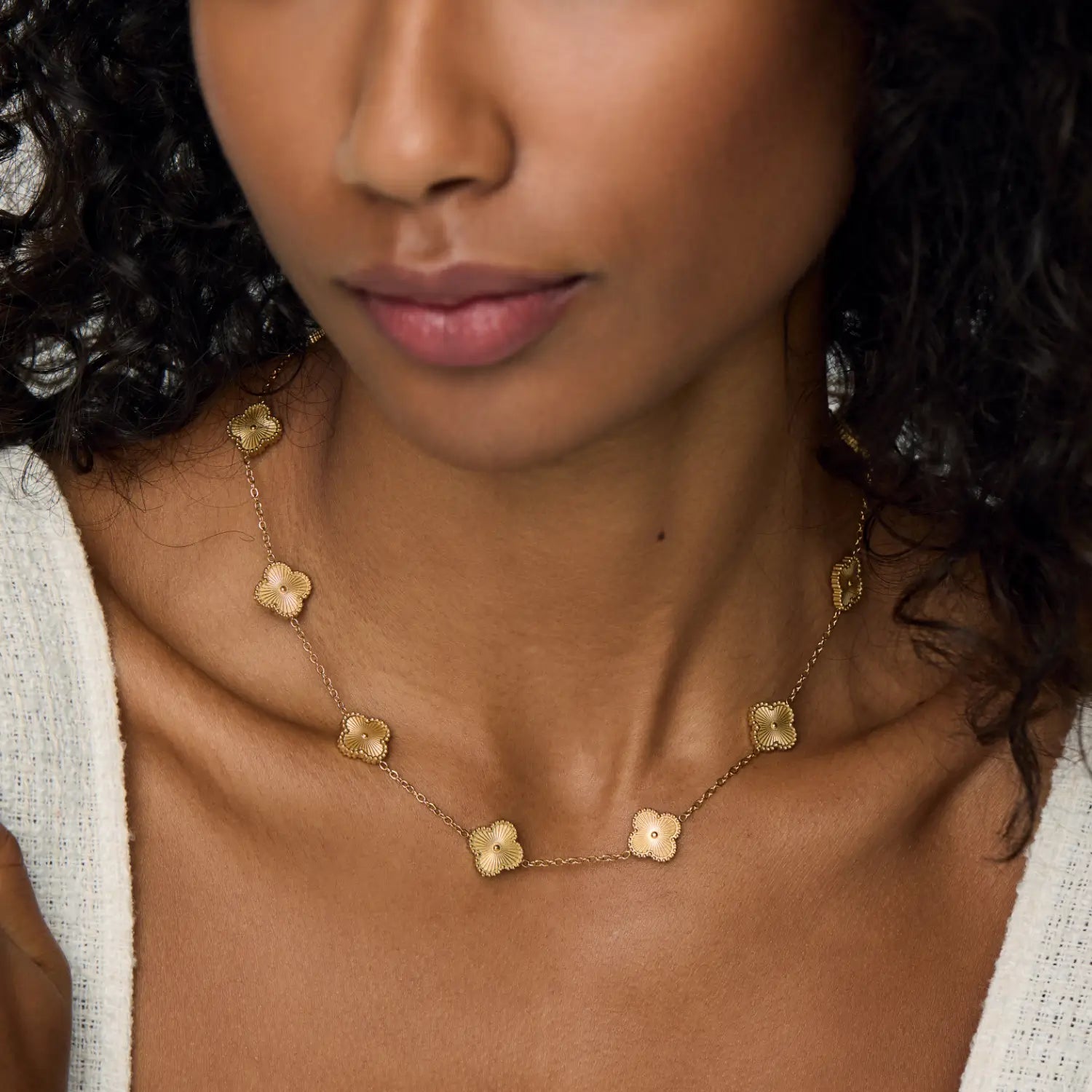 Colar de Trevo Dourado Banhado em Ouro 18k