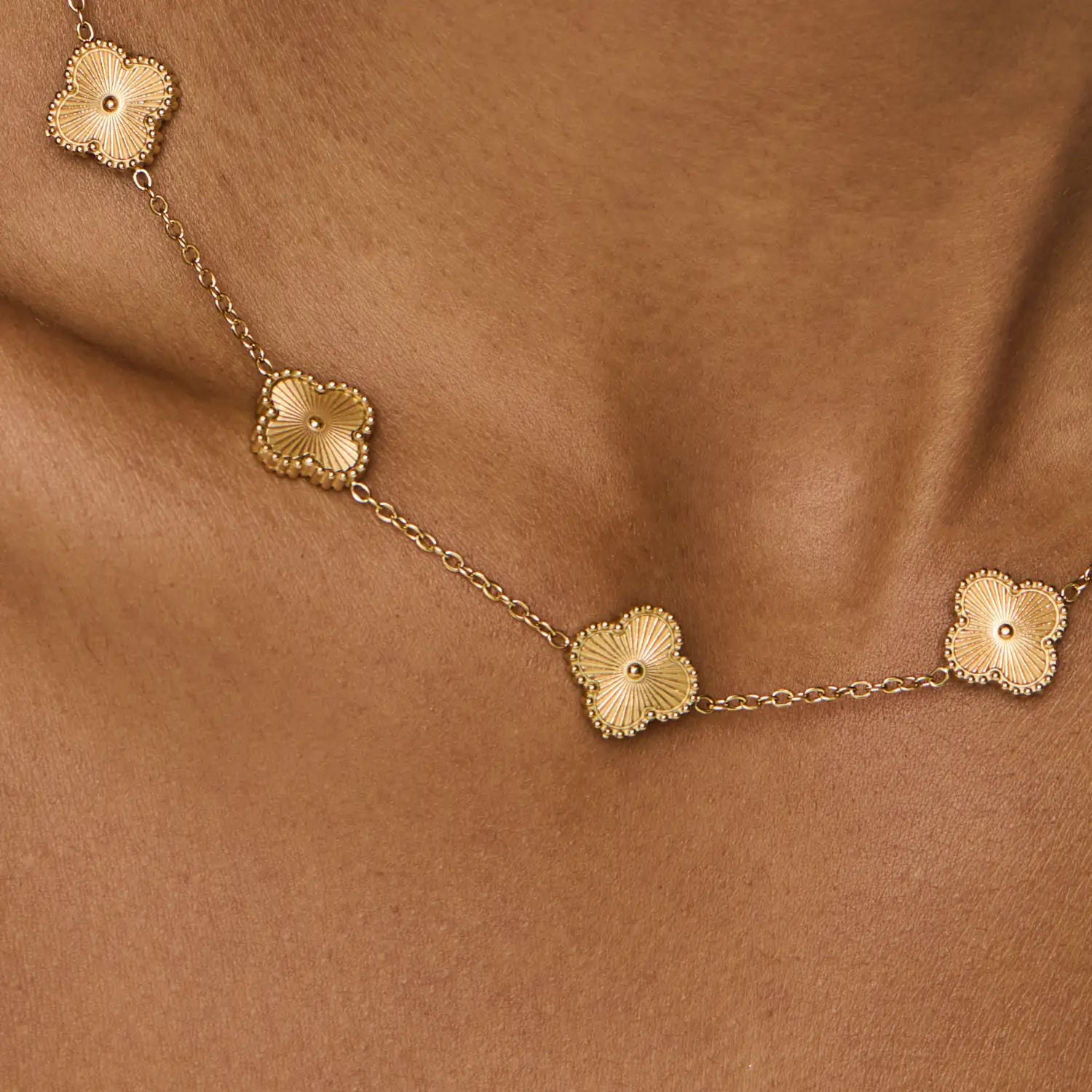 Colar de Trevo Dourado Banhado em Ouro 18k