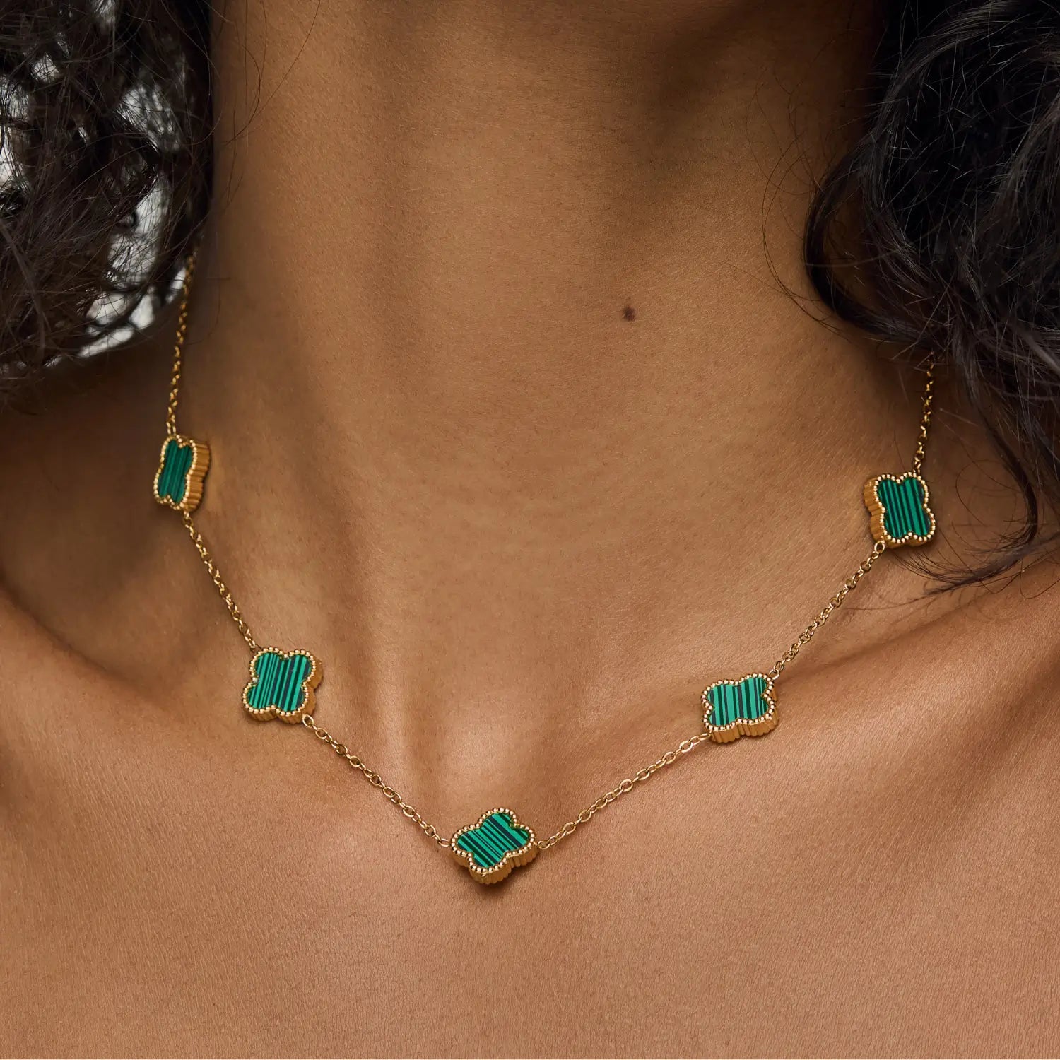 Colar de Trevo Verde Banhado em Ouro 18k