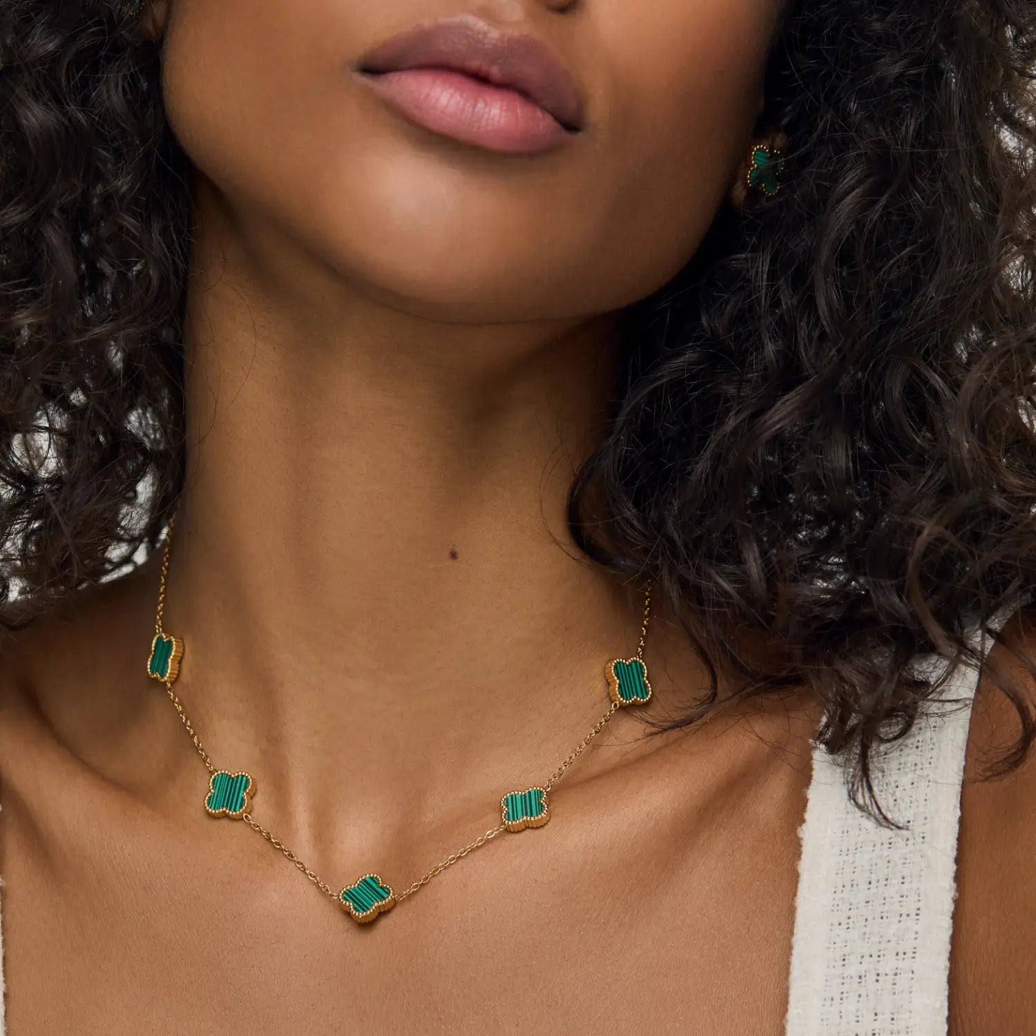 Colar de Trevo Verde Banhado em Ouro 18k