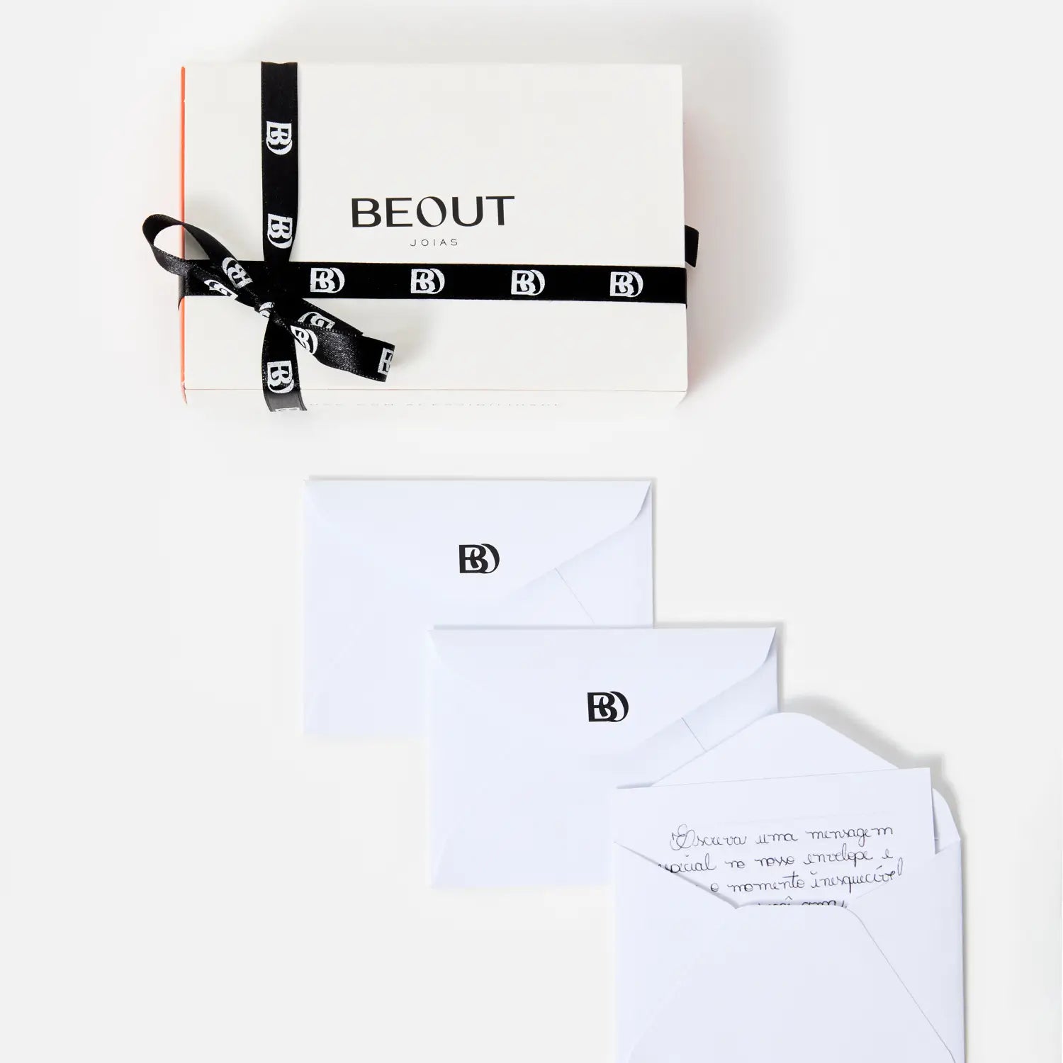 Embrulho Elegante para Presente com Mensagem Escrita à Mão