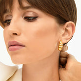 Brincos Curvas do Mar Banhados em Ouro 18k