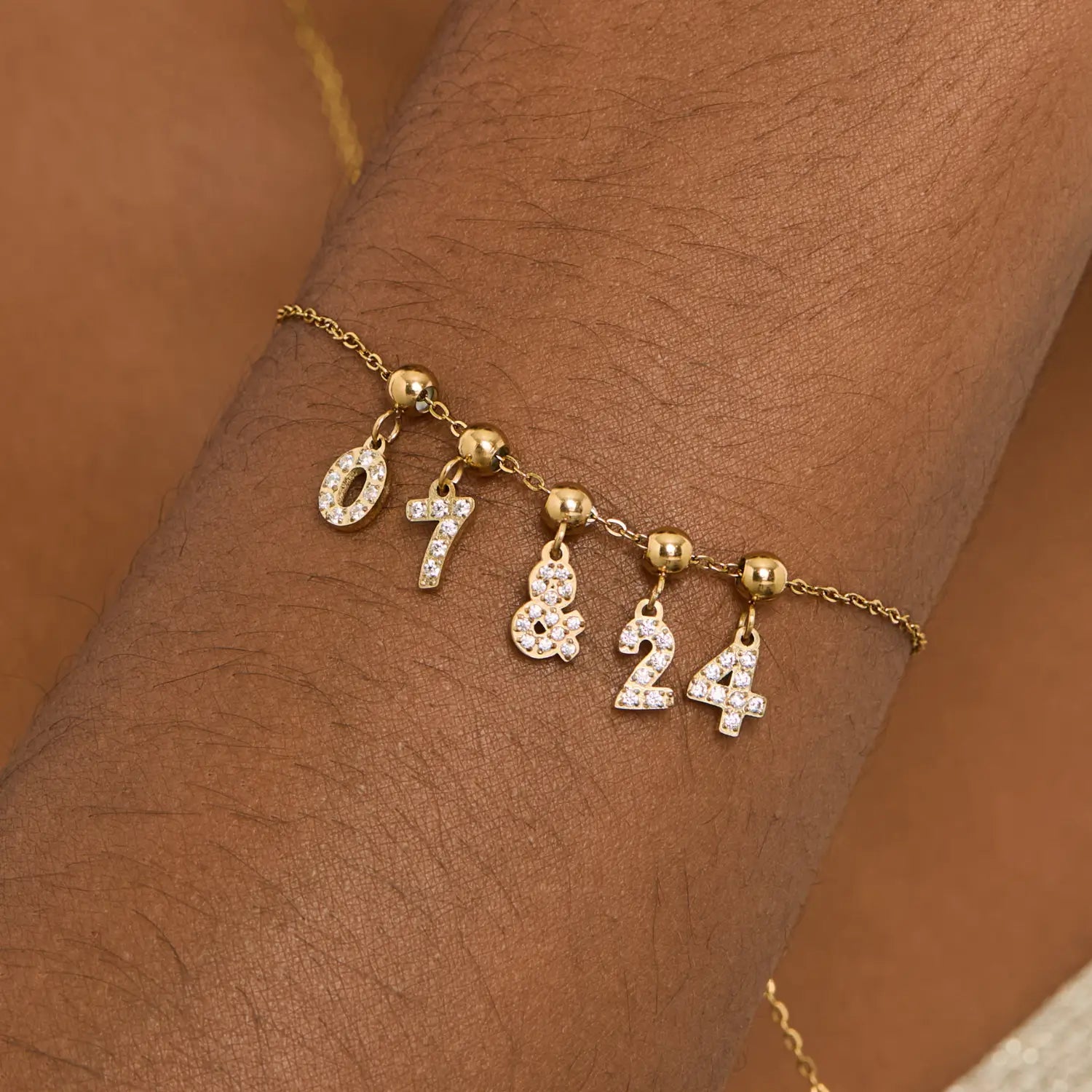 Pingente "&" Banhado em Ouro 18k