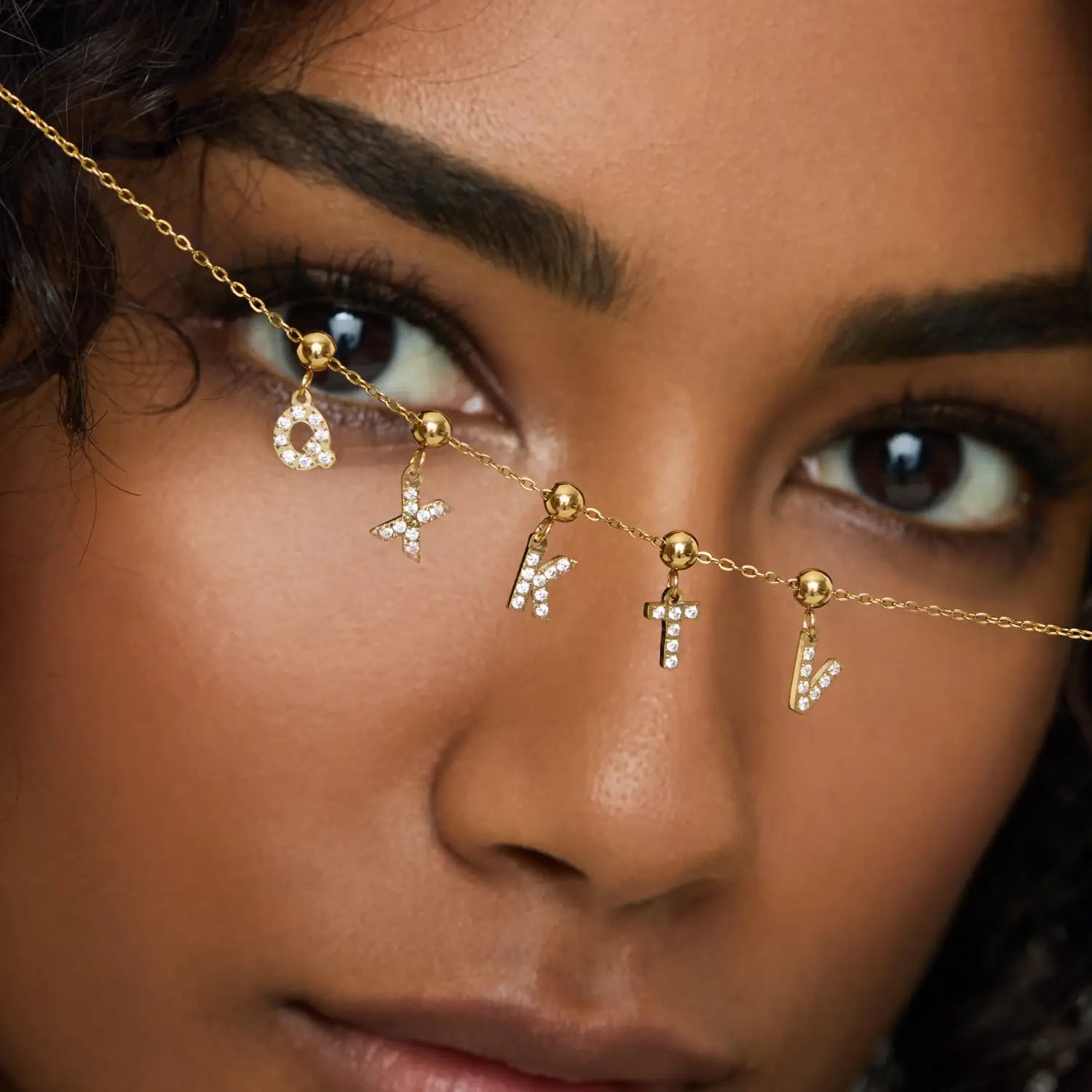 Pingente Inicial Q Banhado em Ouro 18k