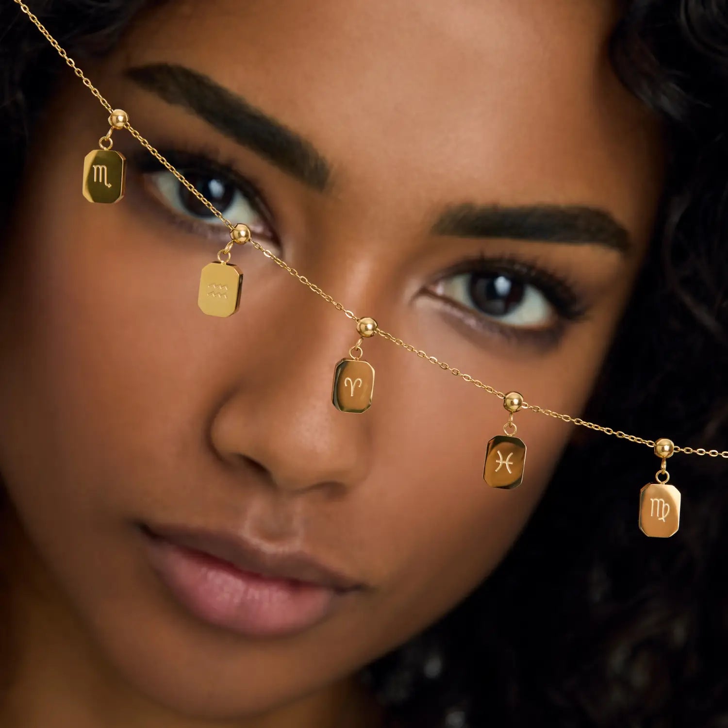 Pingente Signo Peixes Banhado em Ouro 18k