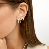 Brincos de Argola com Pedras Brilhantes Banhado em Prata