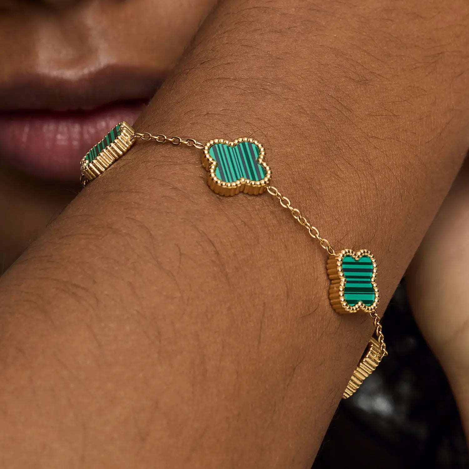 Pulseira Trevo Verde Banhada em Ouro 18k