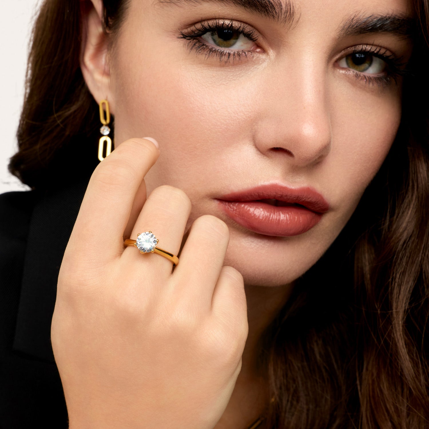 Anel Solitário Beout Banhado em Ouro 18k