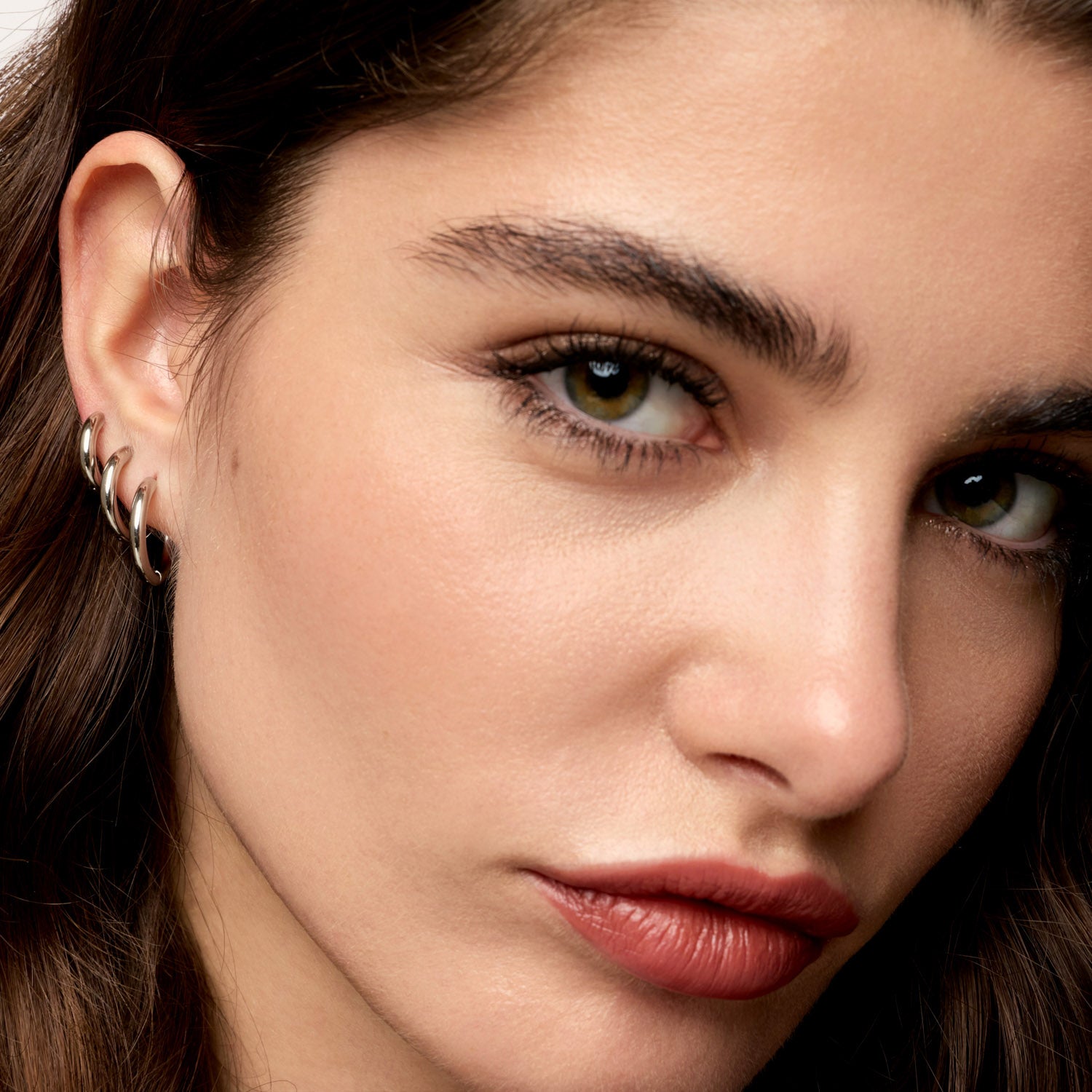 Brincos Argolas Slim 12MM Banhados em Prata