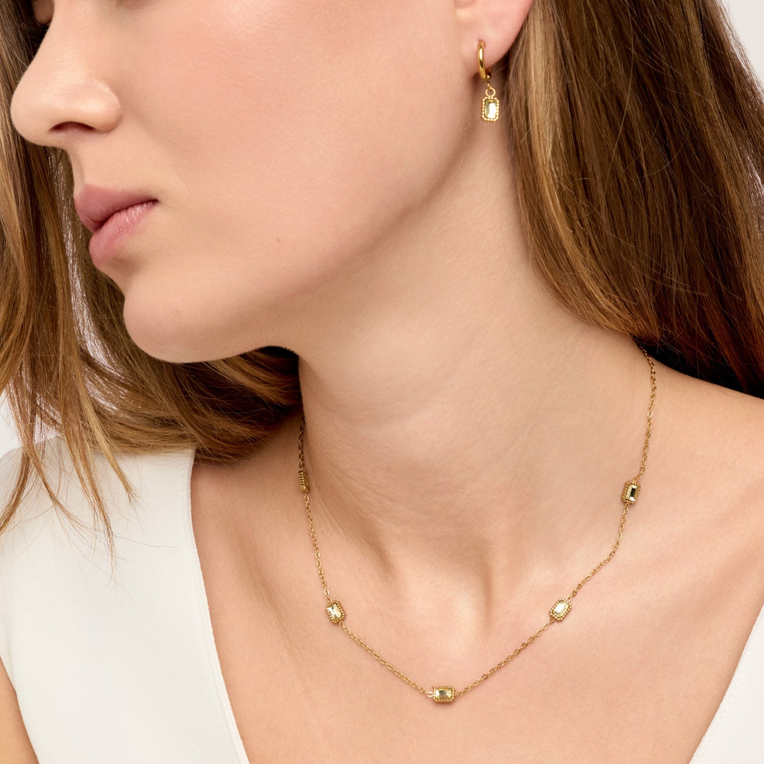 Brincos Ponto Dourado Banhados em Ouro 18k