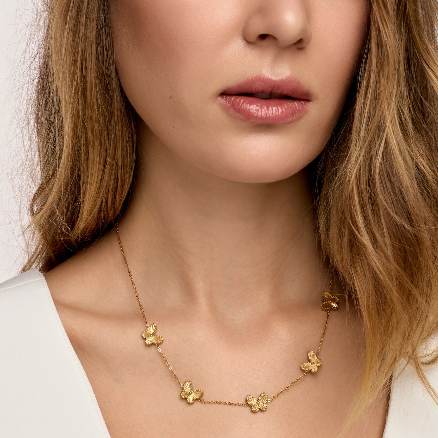 Colar Borboleta Banhado em Ouro 18k