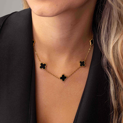 Colar de Trevo Preto Banhado em Ouro 18k