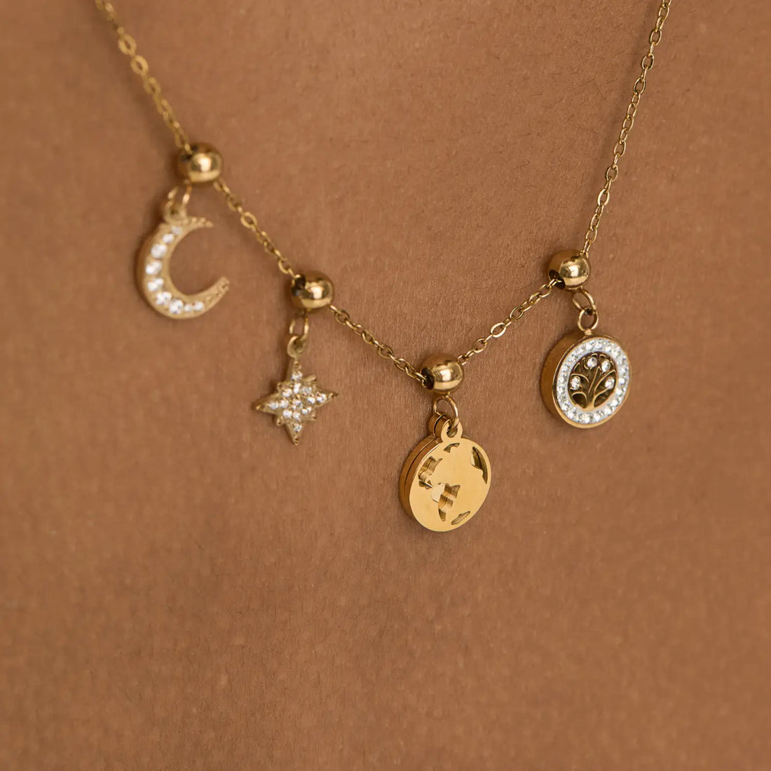 Pingente Volta ao Mundo Banhado em Ouro 18k
