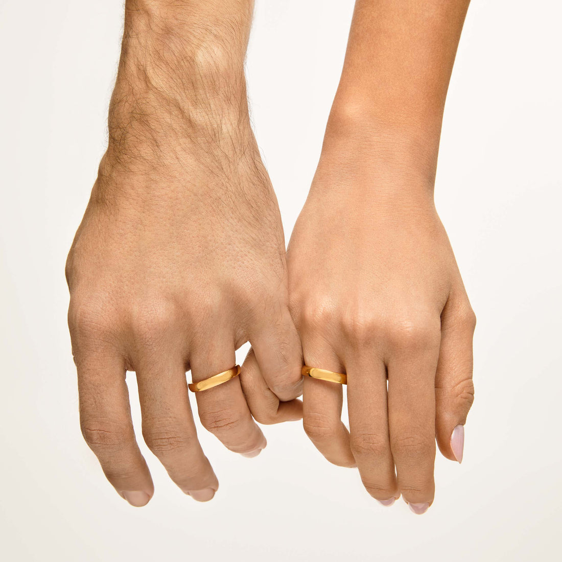 Par de Alianças Clássica 4mm Banhado em Ouro 18k