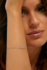 Pulseira Cruz com P. B. Banhada em Prata