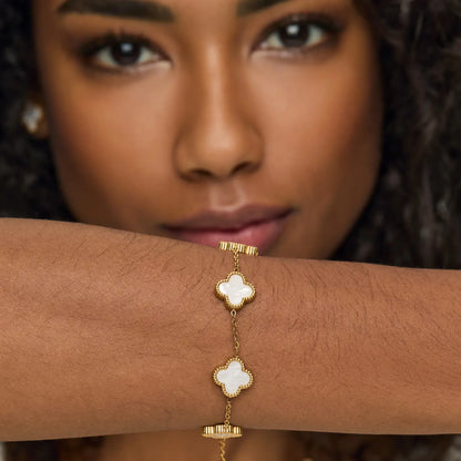 Pulseira Trevo Branco Banhado em Ouro 18k