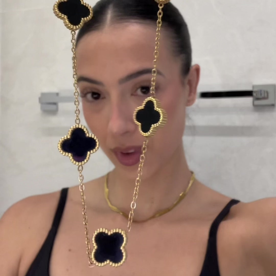 Colar de Trevo Preto Banhado em Ouro 18k