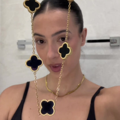 Colar de Trevo Preto Banhado em Ouro 18k